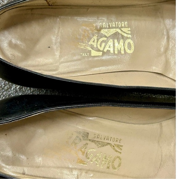 Salvatore Ferragamo Black Leather Low Heel Pumps – Size 8C - Picture 4 of 10